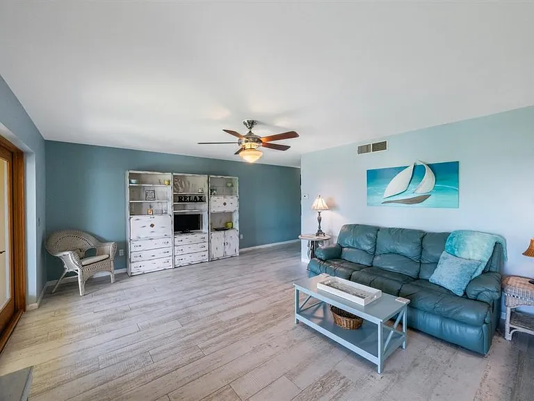 1125 Pinellas Bayway S #305 — Photo 8