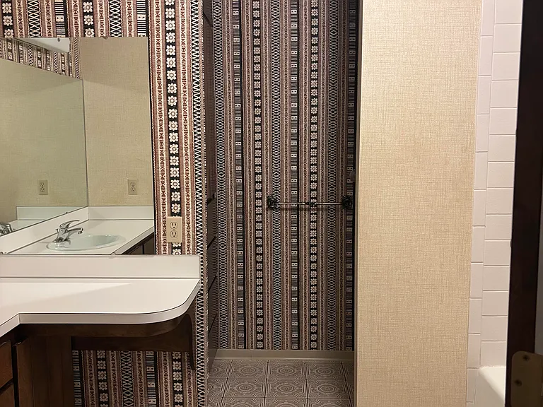 750 N Locust St — Photo 15
