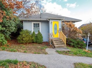 4 Stratfield St, Worcester, MA 01604