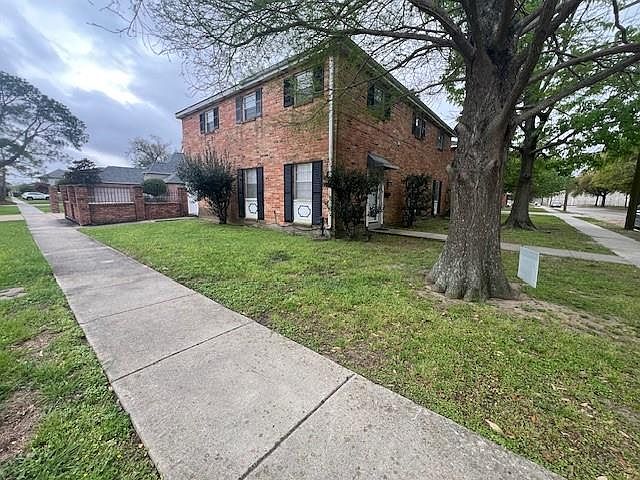 1st image of 242 Brooks St