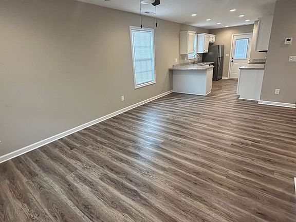 2nd image of 406 Sanderson Dr