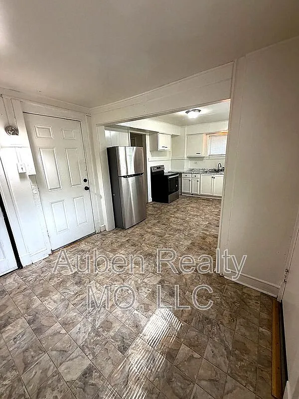 2 bed, 1.0 bath, 825 sqft, $1,095 — Photo 4
