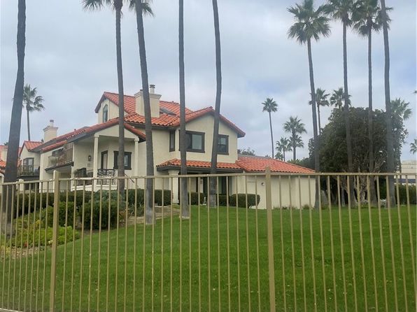 2 beds, 2 baths, 1,368 sqft house for sale in Oxnard, CA photo 2