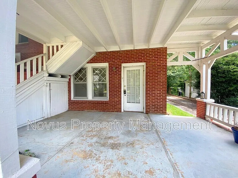 319 College St #A — Photo 2