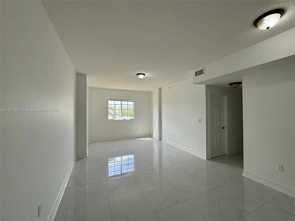 5271 SW 8th St