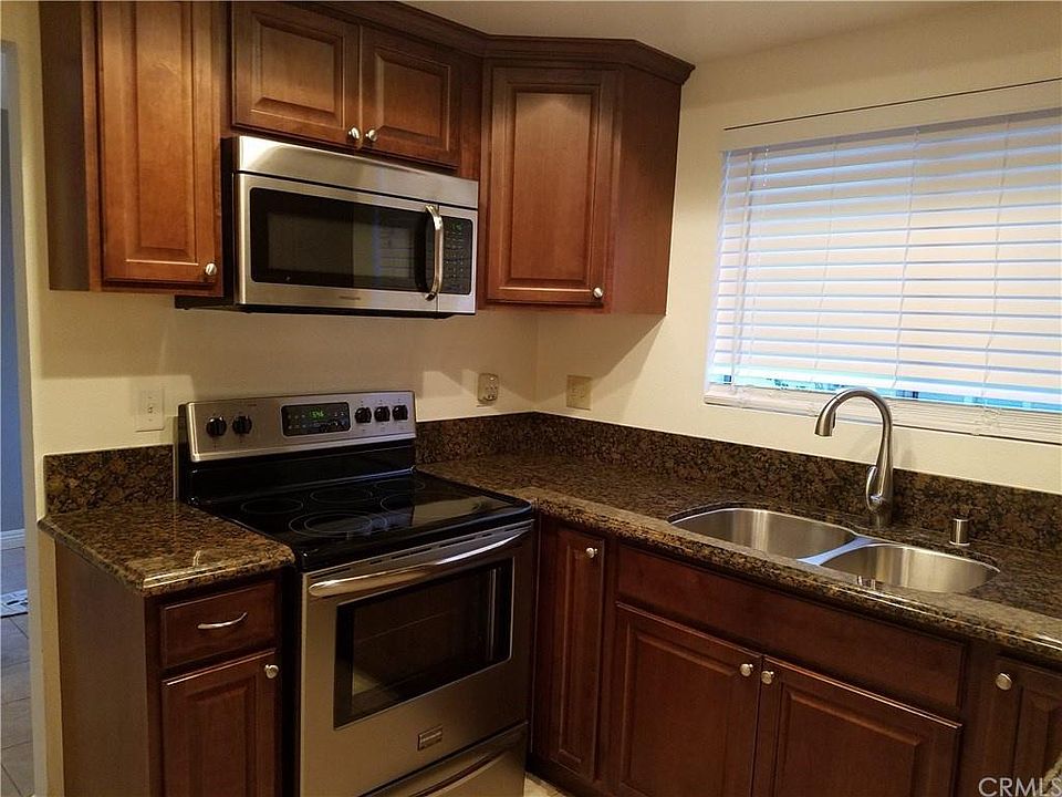 1st image of 75 Abbeywood Ln