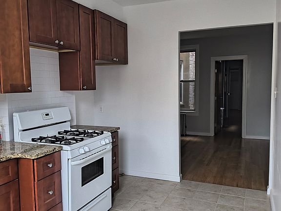 4th image of 7035 66th St APT 1R