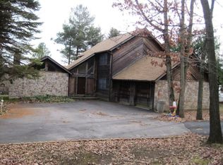 15 Summit Dr, Mount Pocono, PA 18344