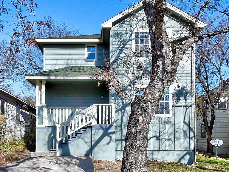2206 Pennsylvania Ave #A-B — Photo 2