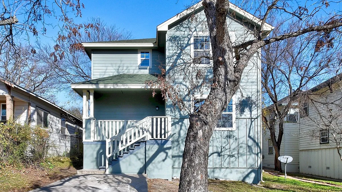 Building Photo - 2206 Pennsylvania Ave #A-B
