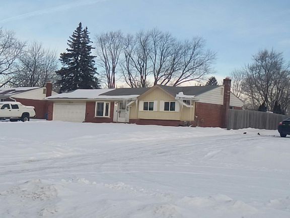 2nd image of 5770 Pontiac Lake Rd