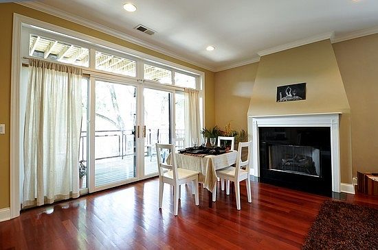3rd image of 1056 W Lawrence Ave APT 3C