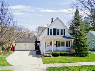 715 N Highland Ave, Arlington Heights, IL 60004