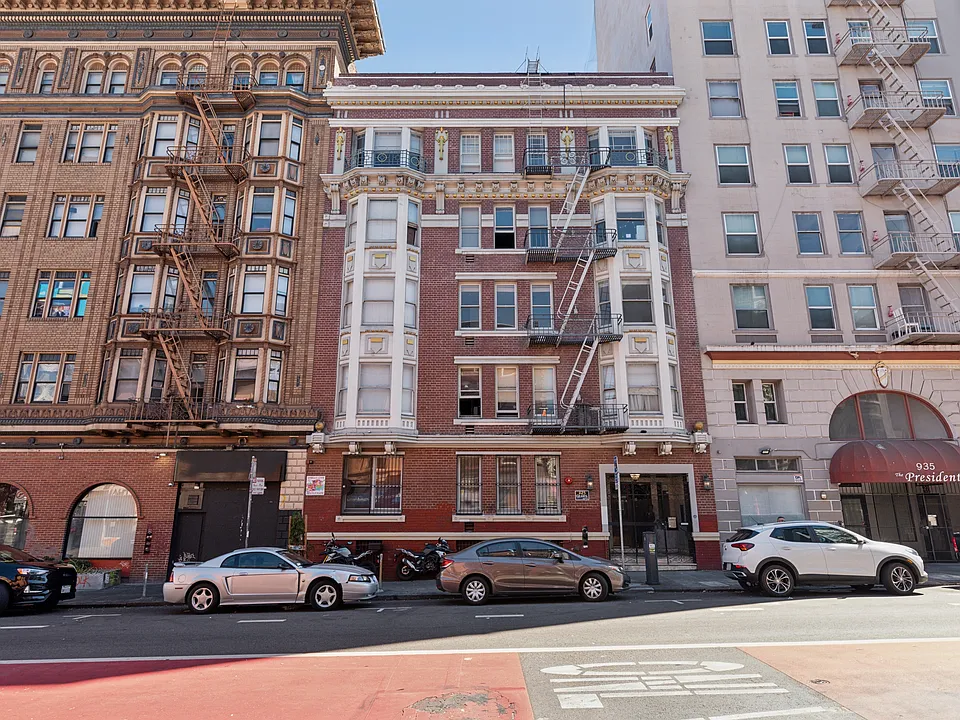 Building Photo 5