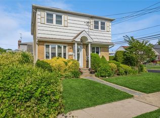 104 Bert Ave, Westbury, NY 11590