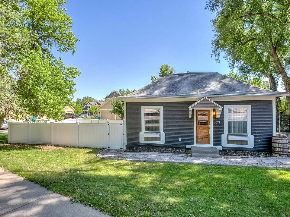 813 E Prospect Rd