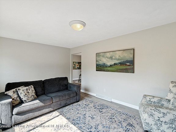 3rd image of 3859 Delano Dr