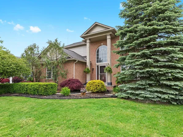 27679 E Mockingbird Dr, Flat Rock, MI 48134