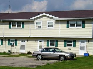 20 Pine Ridge Ct APT 3, Watertown, WI 53094