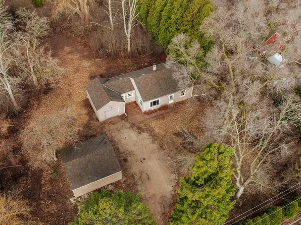 9915 North Port Washington LANE, Mequon, WI 53092