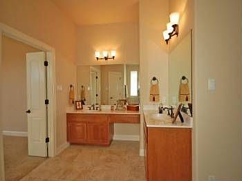 5th image of 11805 Woodland Hills Trl
