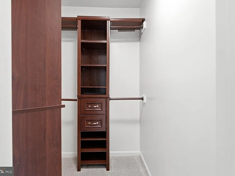 7035 Kings Manor Dr — Photo 39