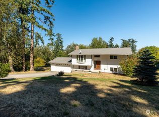 2653 Olympic Dr, Oak Harbor, WA 98277