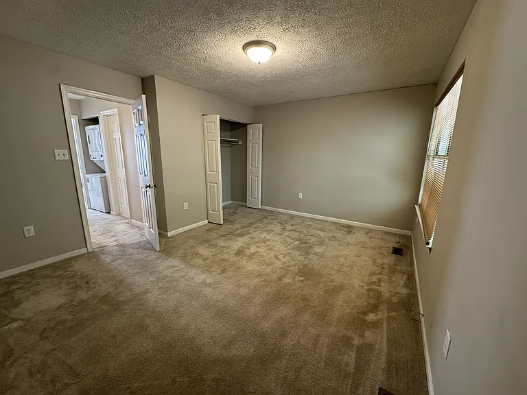 1149 Old Denbigh Blvd — Photo 9