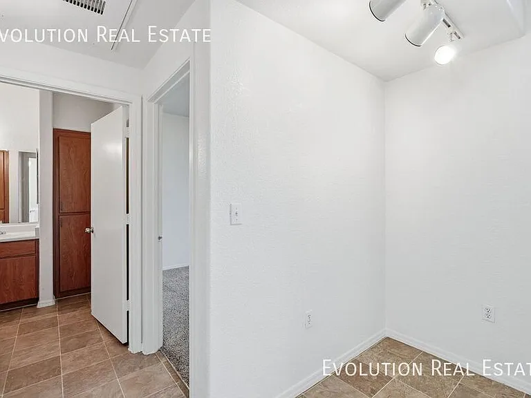 5302 E Van Buren St #3019 — Photo 9