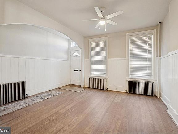 3rd image of 810 George St