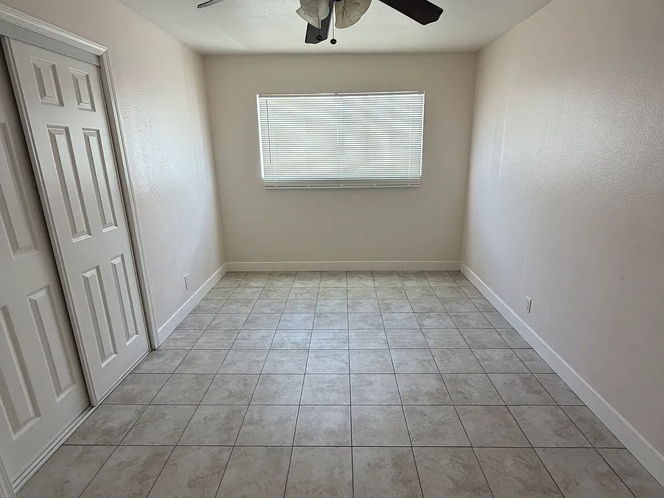 4613 Live Oak St #2