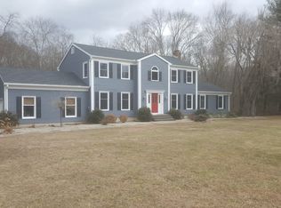 9 Racebrook Dr, Bethel, CT 06801