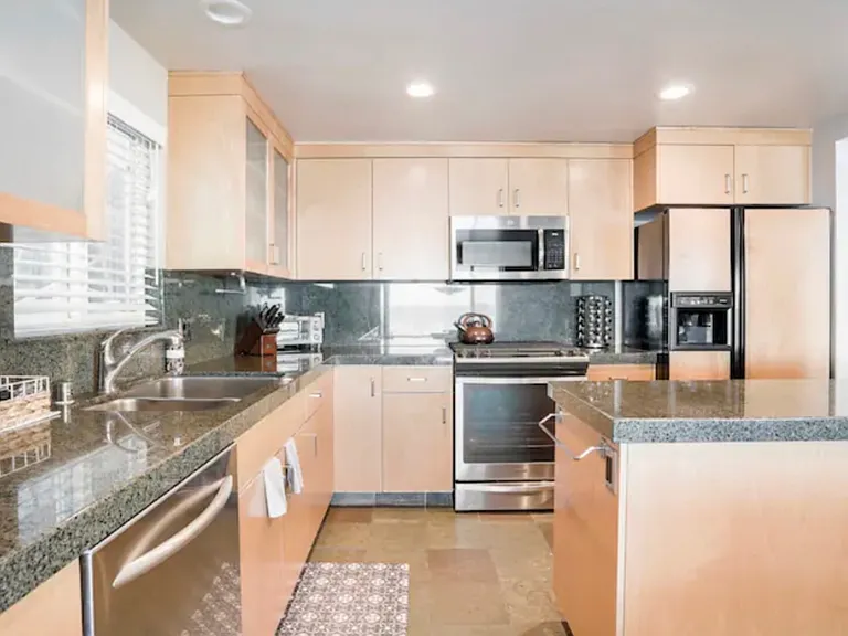 Ocean Dr — Photo 45