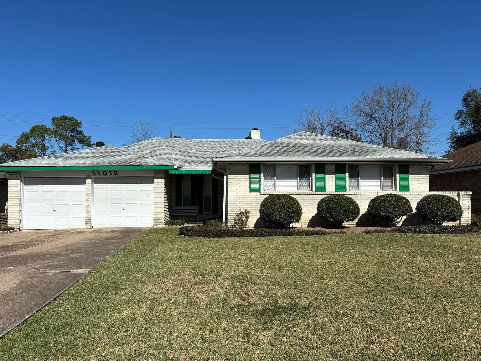 3 bed, 2.0 bath, 1916 sqft, $1,600 — Photo 1