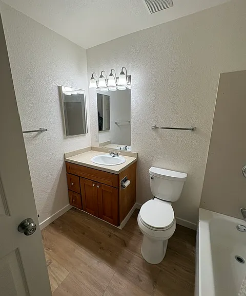 6325 Oakcreek Way — Photo 7