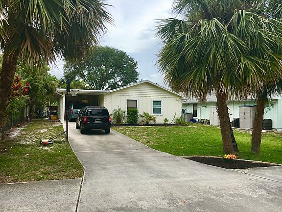 2nd image of 706 N Loxahatchee Dr