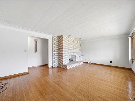 3rd image of 26 Brian Ln W