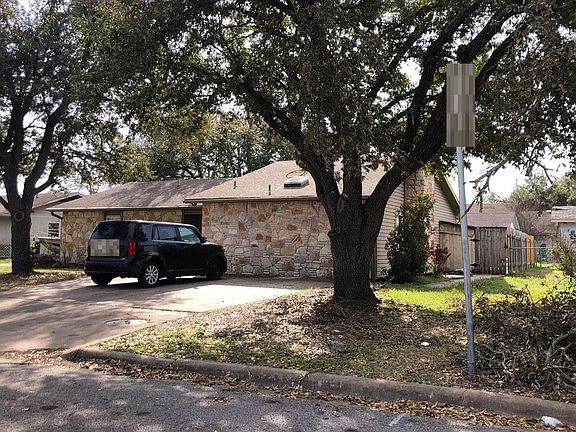 2nd image of 1415 Hillcrest Dr