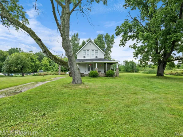 5900 Layton Rd, Fowlerville, MI 48836