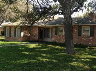 903 Cherry St, Uvalde, TX 78801