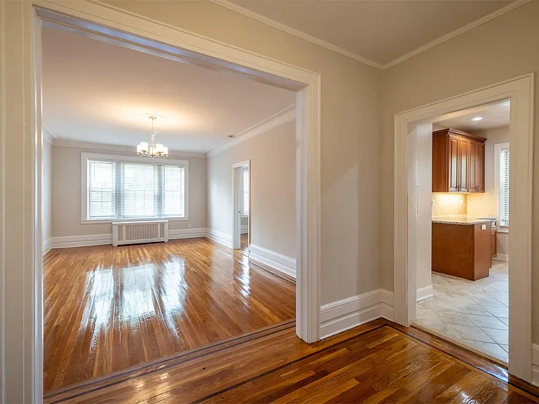 Worthington House Apartments — Photo 9