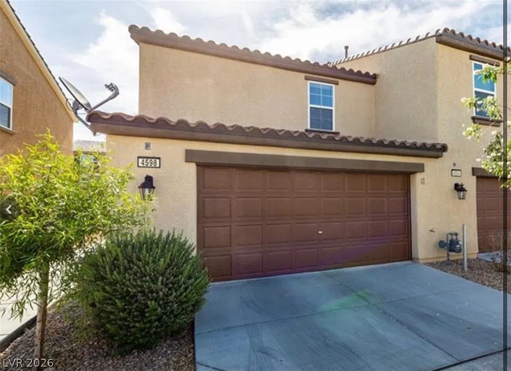 2 bed, 2.0 bath, 1007 sqft, $1,525 — Photo 1