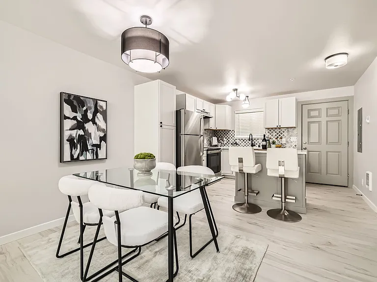 Evergreen Townhomes — Photo 3
