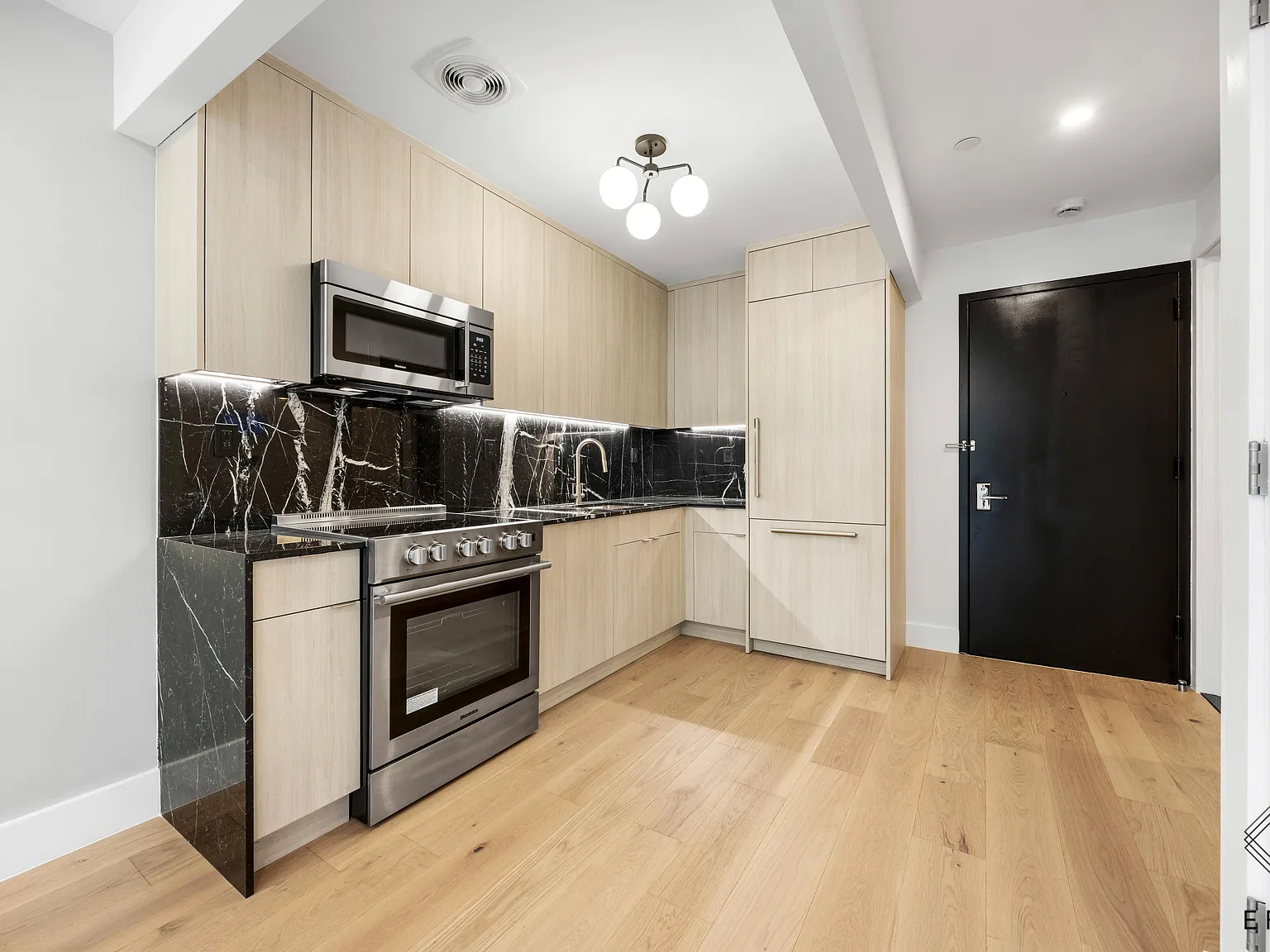 1811 Menahan Street — Photo 3