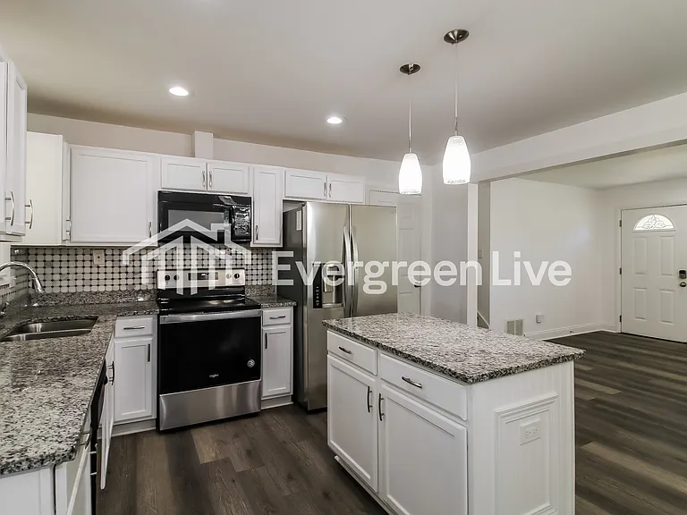 7443 Mockingbird Trl — Photo 5
