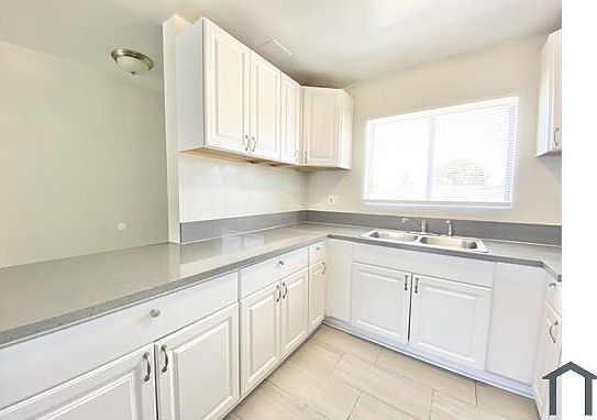 1st image of 6321 Crenshaw Blvd APT 3