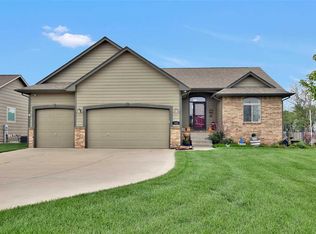 112 W Capstone Ct, Andover, KS 67002