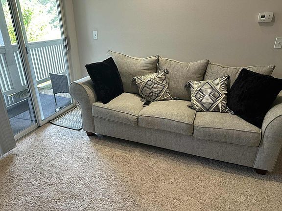 4th image of 11 Wisteria Ln #11
