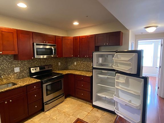 3rd image of 2238 N Camac St #2F