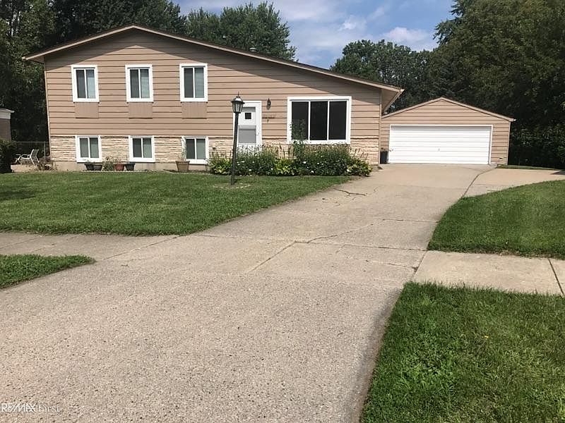 1st image of 50030 Peggy Ln